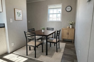 358 Parker Lake Dr in Oxford, MI - Foto de edificio - Building Photo