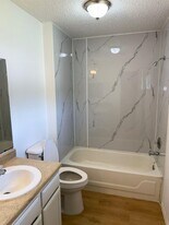 812 Jefferson Ave in Cleveland, TX - Building Photo