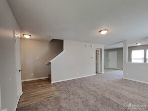 2279 Westmere Dr in Plainfield, IN - Foto de edificio - Building Photo