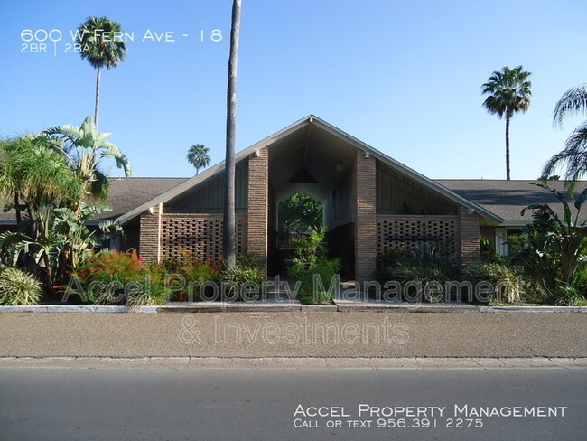 600 Fern Ave in McAllen, TX - Foto de edificio - Building Photo