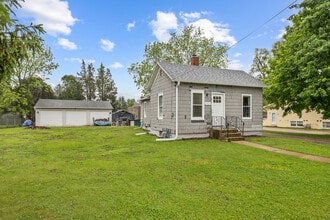 11611 Maple Ave in Hebron, IL - Building Photo - Building Photo