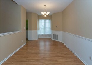 608 Burr Oak Dr in Carmel, IN - Building Photo - Building Photo