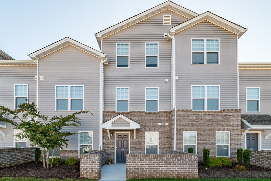 The Reserve at Burton Creek (Student Housing) in Lynchburg, VA - Foto de edificio