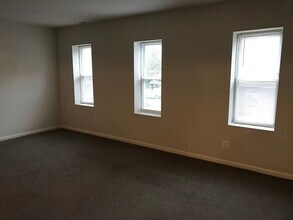 115 Farnsworth Avenue, Unit Apt.# 1 in Bordentown, NJ - Building Photo - Building Photo