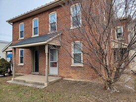 317 W Main St, Unit C in New Holland, PA - Building Photo