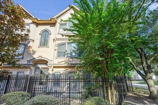 2422 Dorrington St in Houston, TX - Building Photo