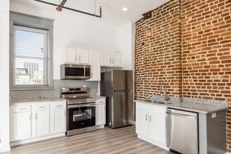 The Residences at 218 E Main St in Columbus, OH - Building Photo - Building Photo