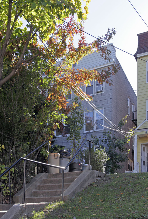 223 Duncan Ave in Jersey City, NJ - Building Photo