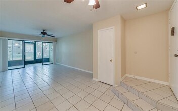 3240 S Semoran Blvd in Orlando, FL - Building Photo - Building Photo