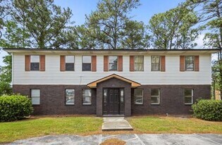 110 Ravenwood Dr in Jacksonville, NC - Building Photo