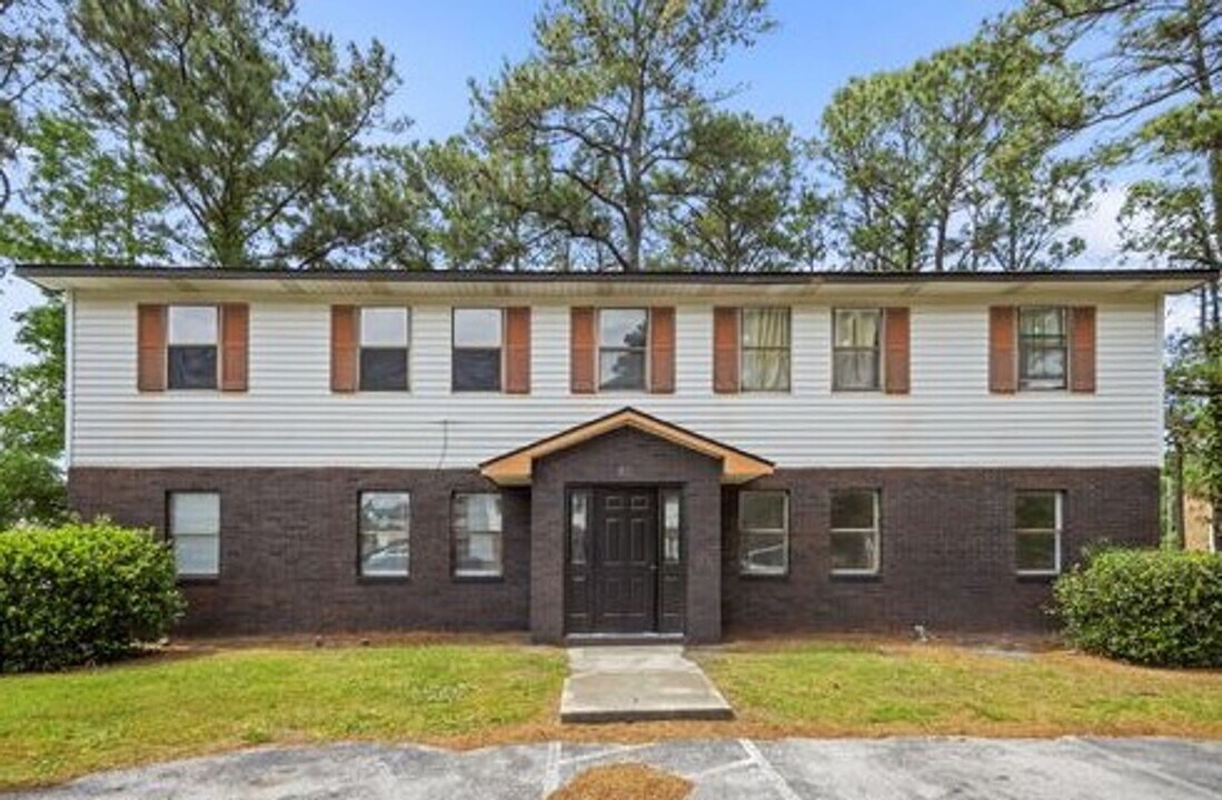 110 Ravenwood Dr in Jacksonville, NC - Building Photo