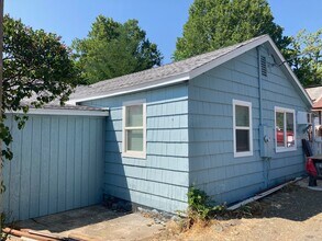 30 Moon Alley in Weaverville, CA - Building Photo - Building Photo