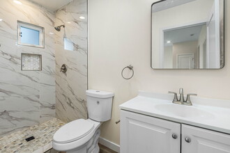 2217 Columbia St in San Diego, CA - Building Photo - Building Photo
