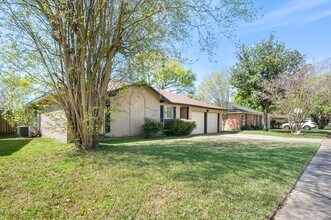 13527 Montaigne Dr in Houston, TX - Building Photo - Building Photo