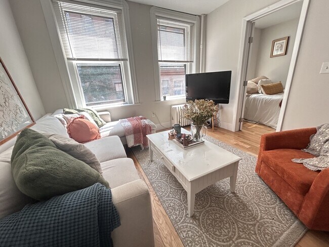 33 Grove St, Unit 3