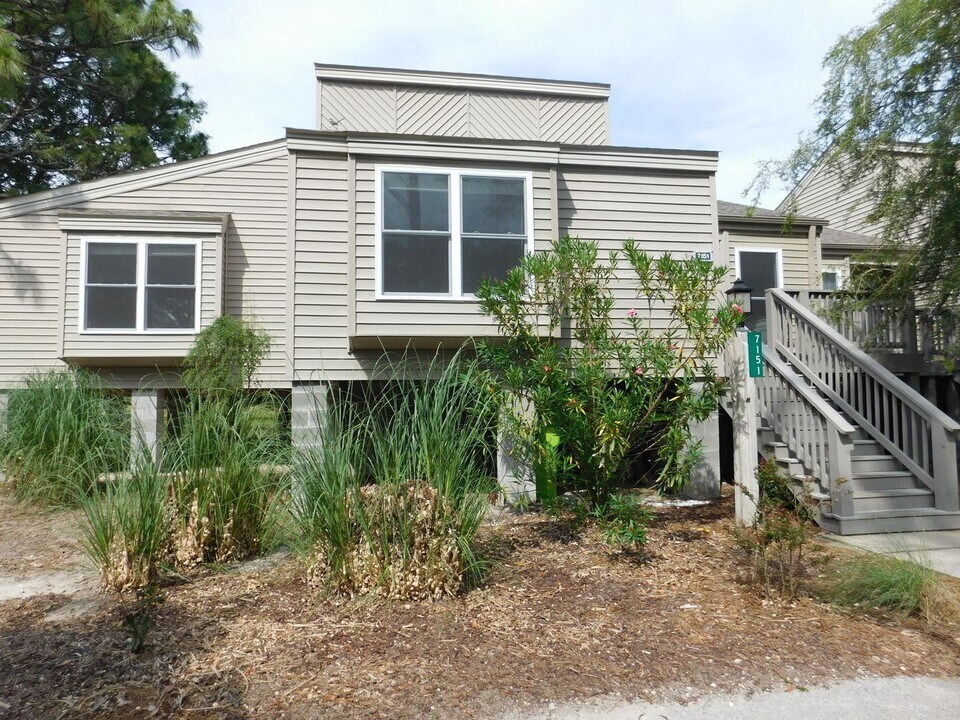 7151 Windward Dr in New Bern, NC - Building Photo
