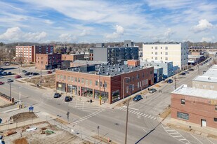 The Hickory in Champaign, IL - Building Photo