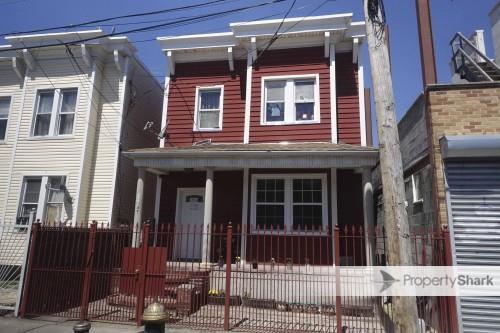 102-49-102-44 44th Ave in Queens, NY - Building Photo