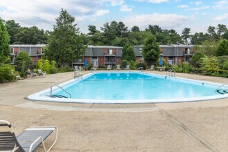 Stoney Brook Village in Millis-Clicquot, MA - Building Photo - Building Photo