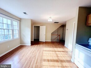 13039 Glen Mill Rd in Rockville, MD - Building Photo - Building Photo