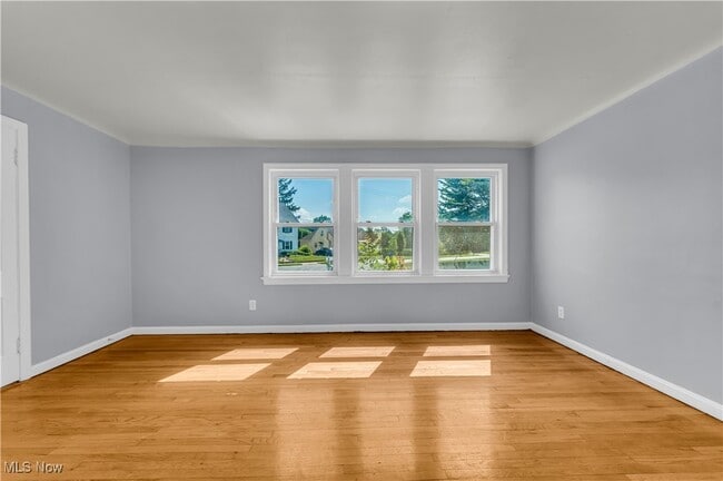 property at 3264 E 149th St