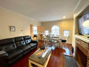 45 Hemenway St, Unit 2 in Boston, MA - Foto de edificio - Building Photo