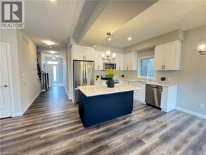113 Rivergreen Cres in Cambridge, ON - Building Photo - Building Photo