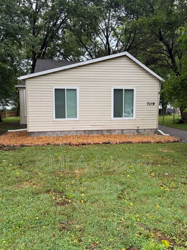 property at 709 SW Watson Ave