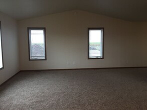 4546 13th St S in Moorhead, MN - Building Photo - Building Photo