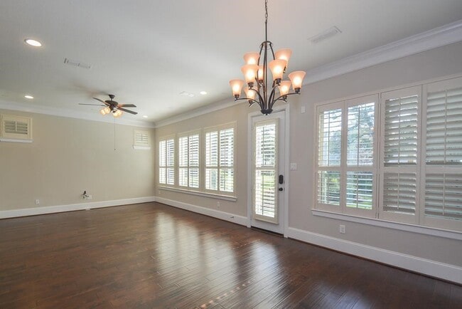 property at 1110 Oakwood Pass Ct