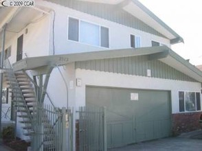 3573 Gray St in Oakland, CA - Building Photo - Building Photo