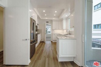 15425 Antioch St in Los Angeles, CA - Building Photo - Building Photo