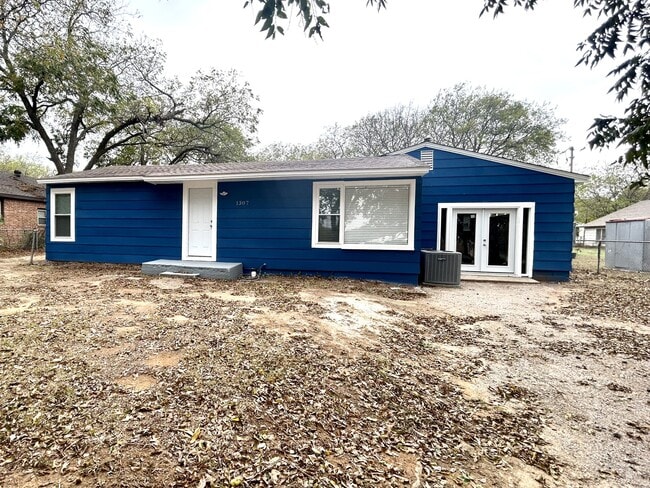 property at 1307 B St SE