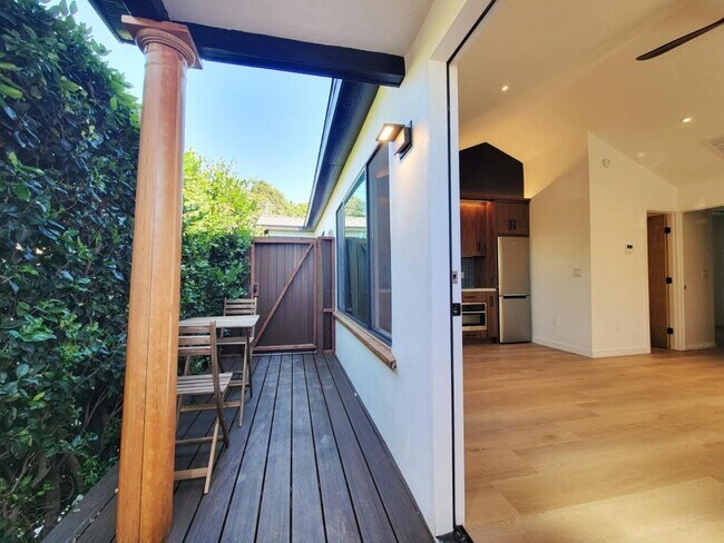 1148 N Genesee Ave in West Hollywood, CA - Building Photo - Building Photo