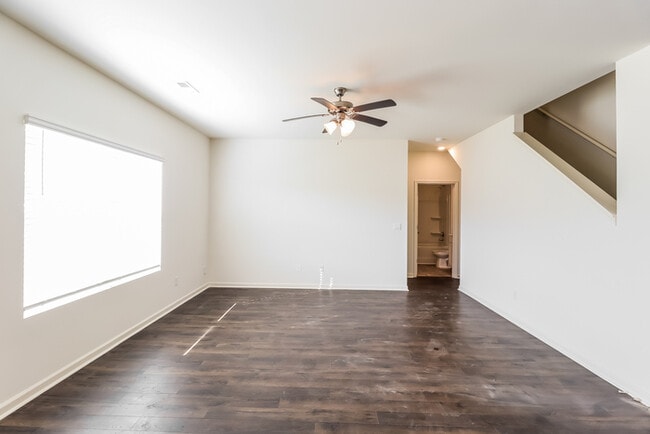 5744 Timber Leaf Lp in Bessemer, AL - Building Photo - Building Photo