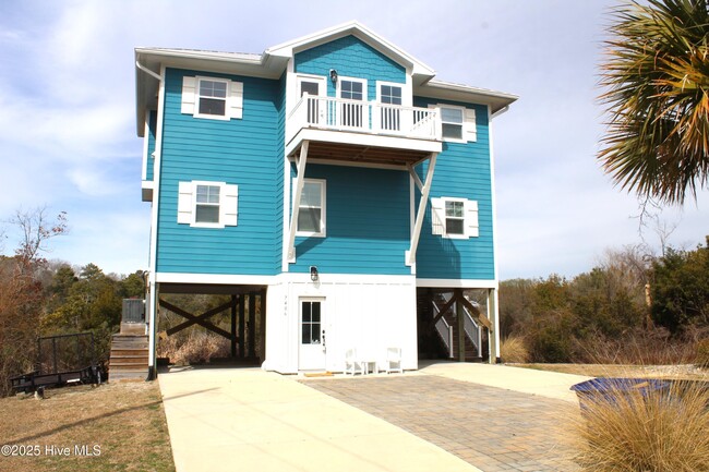 7406 Canal Ct in Emerald Isle, NC - Building Photo - Building Photo