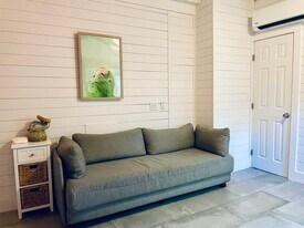 2713 Upton St S, Unit Gulfport Studio apartment in Gulfport, FL - Building Photo