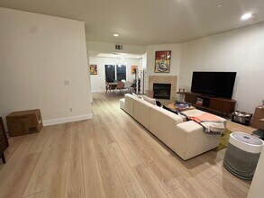 954 14th St, Unit I in Santa Monica, CA - Foto de edificio - Building Photo