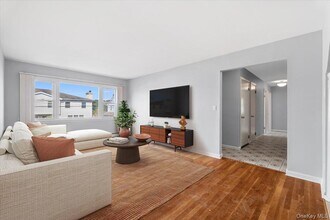 14 Lincoln Ave in Harrison, NY - Building Photo - Building Photo