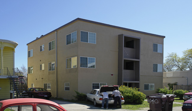 1410 Magnolia St in Oakland, CA - Foto de edificio - Building Photo