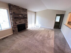 4504 Aspenwood Trail in Minnetonka, MN - Building Photo - Building Photo