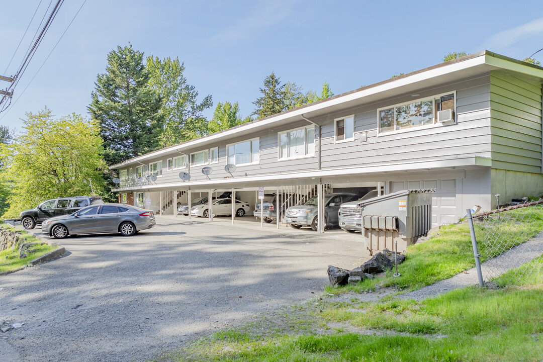 Canyon Crest Apartments in Kent, WA - Building Photo