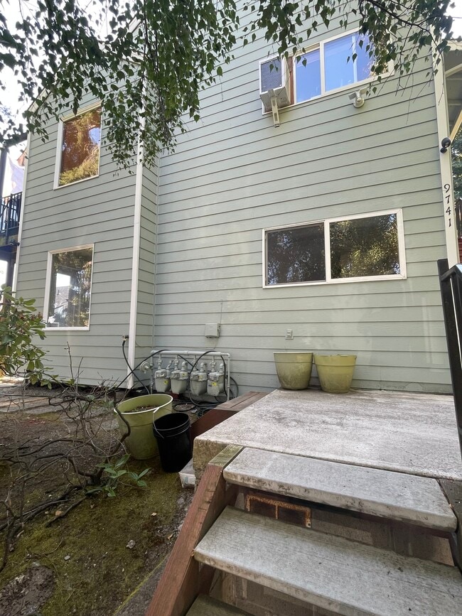 9741 Woodlawn Ave N, Unit A in Seattle, WA - Building Photo - Building Photo