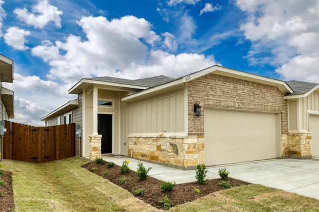 620-616 Harvest Moon Dr in Venus, TX - Building Photo - Building Photo