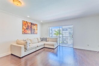 3000 Sunrise Lakes Dr E, Unit 322 in Sunrise, FL - Building Photo - Building Photo
