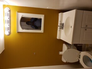 8810 Albemarle Rd in Charlotte, NC - Foto de edificio - Building Photo