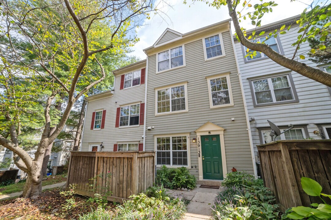 13913 Highstream Pl in Germantown, MD - Building Photo
