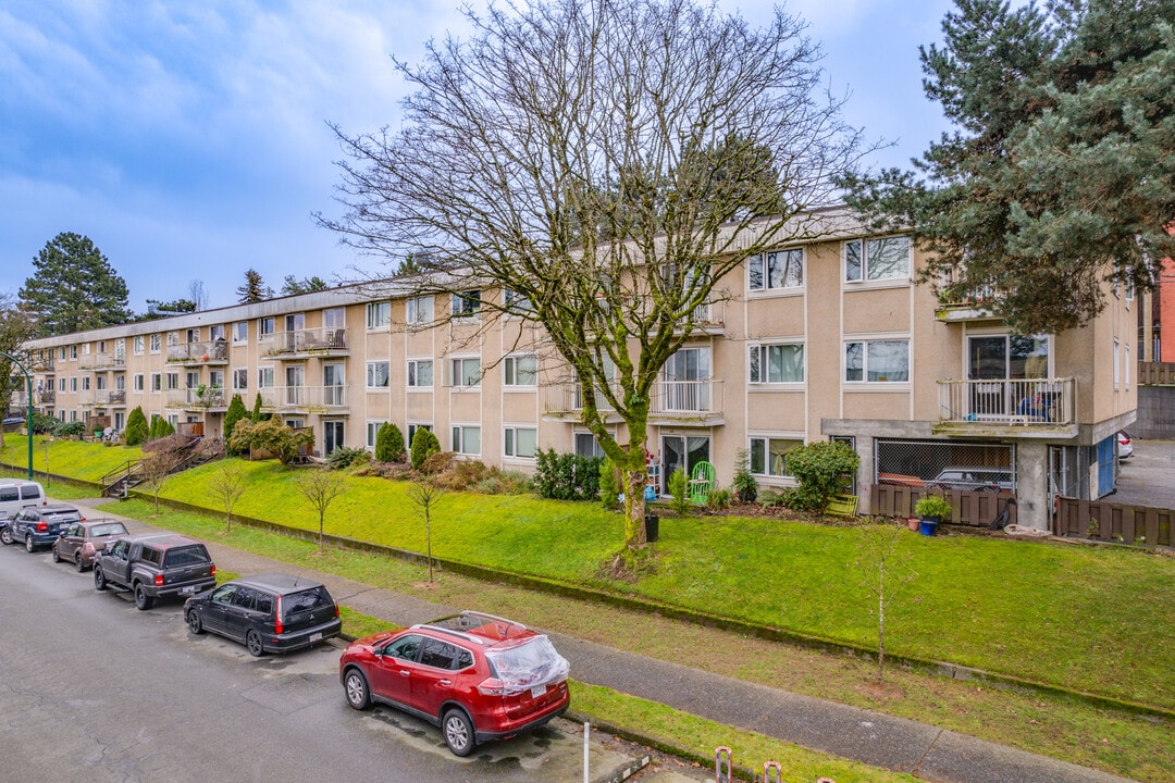 Carolina Court in Vancouver, BC - Building Photo