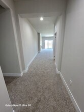 5118 Hawkwatch Ln in Bakersfield, CA - Building Photo - Building Photo