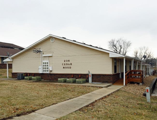 Cedarwood in Springfield, MO - Building Photo - Building Photo